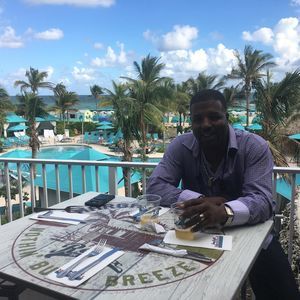 Meet your Posher, Troy